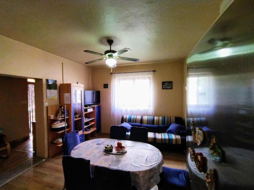 Apartment In Nin With Terrace, Air Conditioning, Wi-Fi Buitenkant foto