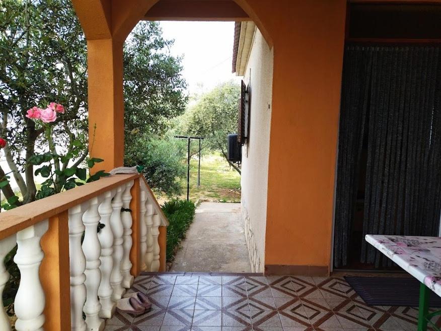 Apartment In Nin With Terrace, Air Conditioning, Wi-Fi Buitenkant foto