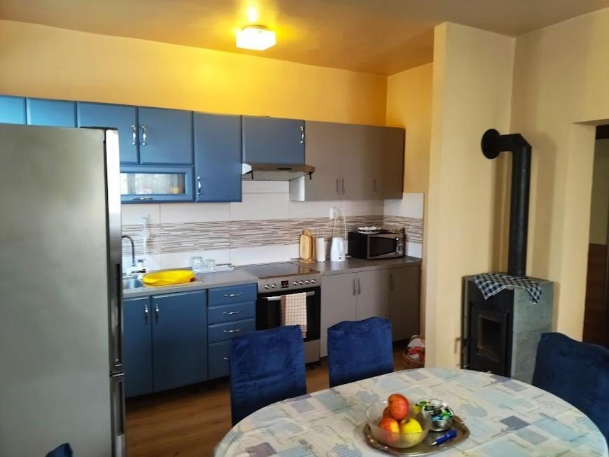 Apartment In Nin With Terrace, Air Conditioning, Wi-Fi Buitenkant foto