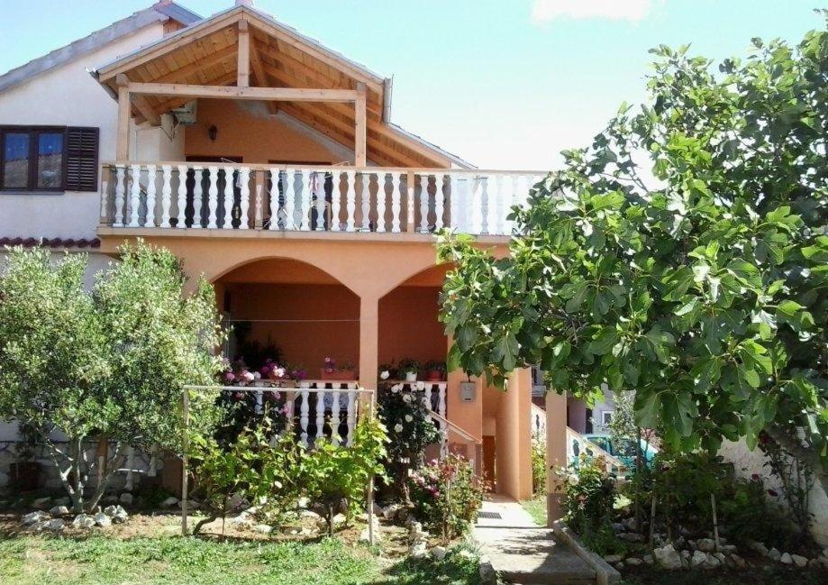 Apartment In Nin With Terrace, Air Conditioning, Wi-Fi Buitenkant foto