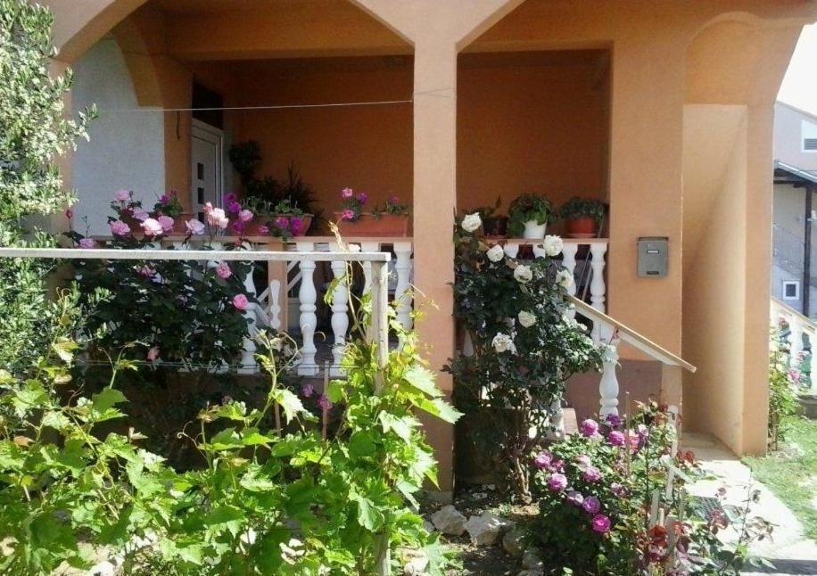 Apartment In Nin With Terrace, Air Conditioning, Wi-Fi Buitenkant foto