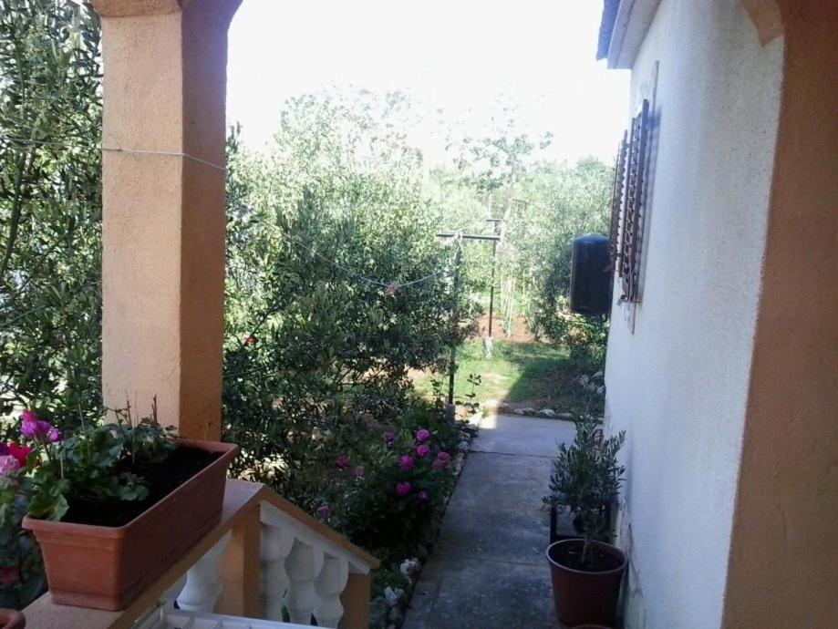 Apartment In Nin With Terrace, Air Conditioning, Wi-Fi Buitenkant foto